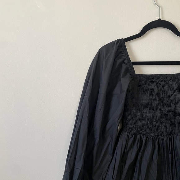 Misguided Smocked Black Midi Dress - Picture 4 of 8